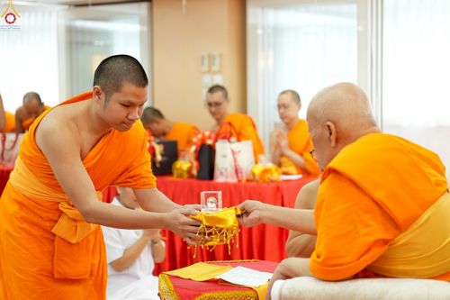 ภาพ No.233713:วันอาทิตย์ที่ 6 กรกฎาคม พ.ศ.2568 พิธีสมโภช 15 ปี วัดพระธรรมกายเกาลูน และพิธีมุทิตาสักการะเปรียญธรรม 9 ประโยค ณ วัดพระธรรมกายเกาลูน เขตปกครองพิเศษฮ่องกง สาธารณรัฐประชาชนจีน