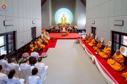 ภาพ No.214803:พิธีต้อนรับสัญญาบัตร พัดยศ พระราชวิเทศวชิรเวที (บัณฑิต วรปญฺโญ) เจ้าอาวาสวัดพระธรรมกายสกอตแลนด์ สหราชอาณาจักร ผู้ช่วยเจ้าอาวาสวัดพระธรรมกาย ณ อุโบสถพระไตรปิฏก วัดพระธรรมกาย