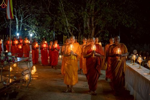 ภาพ No.229987:วันที่ 4 และ 12 พฤษภาคม พ.ศ. 2568 พิธีจุดวิสาขประทีป ถวายเป็นพุทธบูชา ณ วัดสุภัทรารามา มหาวิหาร เมืองบาดุลลา ประเทศศรีลังกา