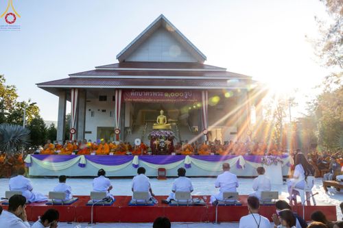 ภาพ No.103872:พิธีตักบาตรพระ 1,000 รูป ครั้งที่ 7 ถวายเป็นพุทธบูชา เพื่อช่วยเหลือคณะสงฆ์ 323 วัด 4 จังหวัดชายแดนภาคใต้ และถวายแด่คณะสงฆ์จังหวัดพิษณุโลก ณ ลานธรรมธุดงคสถานพิษณุโลก อ.วังทอง จ.พิษณุโลก วันที่ 24 ธันวาคม พ.ศ. 2566