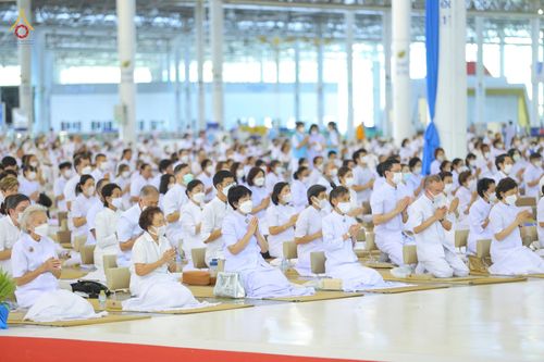 ภาพ No.80856:พิธีตักบาตร , พิธีบูชาข้าวพระในวันอาทิตย์ต้นเดือน วันที่ 7 พฤษภาคม พ.ศ. 2566 ณ วัดพระธรรมกาย