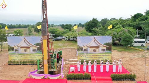 ภาพ No.84407:พิธีทอดผ้าป่า พิธีอัญเชิญปฐมรัตนปฐวี และพิธีตอกเสาเข็มต้นสุดท้าย เพื่อสถาปนาอาคาร 80 ปี หลวงพ่อธัมมชโย ณ ศูนย์ปฏิบัติธรรมวิหารแดง ตำบลเจริญธรรม อำเภอวิหารแดง จ.สระบุรี  วันที่ 23 กรกฎาคม พ.ศ. 2566