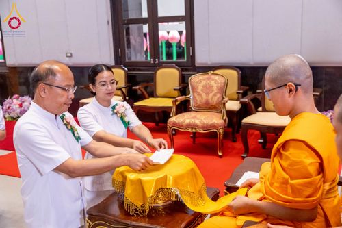 ภาพ No.231275:วันพฤหัสบดีที่ 3 กรกฏาคม พ.ศ. 2568 พิธีมุทิตาสักการะพระภิกษุนาคหลวง พระมหาพนาวัฒน์ ธมฺมนฺตคามี (จันทร์เผือก) เปรียญธรรม ๙ ประโยค ณ วัดพระธรรมกาย ปทุมธานี