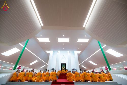 ภาพ No.233176:วันที่ 11 กรกฏาคม พ.ศ. 2568 พิธีอธิษฐานพรรษา ของคณะสงฆ์ ณ โบสถ์พระไตรปิฎก วัดพระธรรมกาย ต.คลองสาม อ.คลองหลวง จ.ปทุมธานี