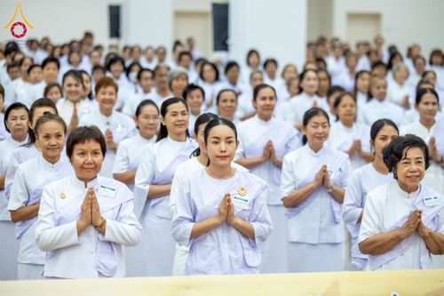 ภาพ No.221891:โครงการปฏิบัติธรรมอบรมศีลธรรม “บวชอุบาสิกาแก้ว” ถวายเป็นพระราชกุศลแด่พระบาทสมเด็จพระเจ้าอยู่หัว เนื่องในโอกาสมหามงคล “วันฉัตรมงคล”  ระหว่างวันที่ 2 – 4 พฤษภาคม 2568  ณ อาคาร 115 ปี คุณยายอาจารย์ฯ