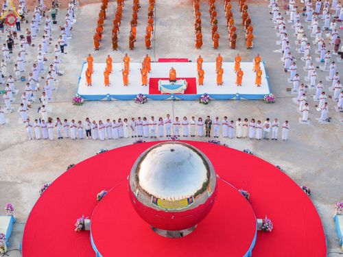 ภาพ No.174551:พิธีประดิษฐานดวงแก้วบรมเศรษฐี นาคีพ่นสมบัติใหญ่ ลานเอนกประสงค์พญานาค 4 ตระกูล วันที่ 15 พฤศจิกายน พ.ศ. 2567 ณ พุทธอุทยานนานาชาติ จ.หนองคาย