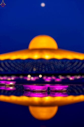 ภาพ No.223993:วันวิสาขบูชา วันอาทิตย์ที่ 11 พฤษภาคม พ.ศ. 2568 พิธีจุดวิสาขประทีป ,  พิธีเวียนประทักษิณรอบพระมหาธรรมกายเจดีย์ , พิธีฉลองชัยสวดมนต์บทธัมมจักกัปปวัตตนสูตร ครบ 7,357,000,000 จบ ณ มหารัตนวิหารคด วัดพระธรรมกาย