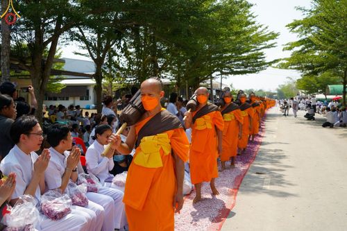 ภาพ No.129034:พระธรรมยาตราเดินธรรมยาตรา ณ ชุมชนรอบศูนย์ปฏิบัติธรรมภาคใต้ อ.บางกล่ำ จ.สงขลา วันที่ 10 มีนาคม พ.ศ. 2567