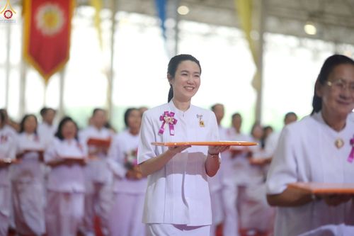 ภาพ No.240725:วันพุธที่ 27 สิงหาคม พ.ศ. 2568 พิธีทอดผ้าป่าเพื่อสร้างอาคาร  82 ปี หลวงพ่อธัมมชโย สมทบกฐินวัดพระธรรมกาย และกฐิน 30,000 วัดทั่วประเทศ ครั้งที่ 1