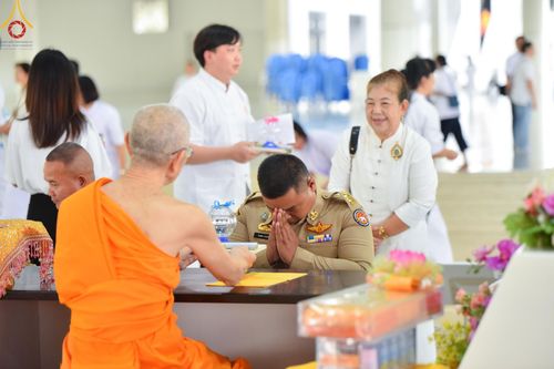 ภาพ No.144647:ชาวอำเภอคลองหลวง จังหวัดปทุมธานี ถวายเทียนพรรษามหามงคล เนื่องในเทศกาลเข้าพรรษา ประจำปี 2567 แด่คณะสงฆ์วัดพระธรรมกาย  วันพฤหัสบดีที่ 18 กรกฎาคม พ.ศ. 2567