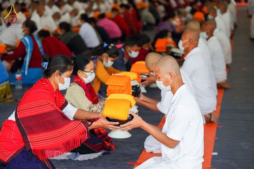 ภาพ No.75959:พิธีบรรพชาสามเณร ณ วัดปันชารี สันติปูร์ อรัญกฏิ เมืองคาร์กาชารี ประเทศบังกลาเทศ วันที่ 10 กุมภาพันธ์ พ.ศ. 2566