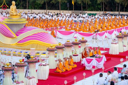 ภาพ No.109605:พิธีจุดประทีปถวายเป็นพุทธบูชา และบูชาธรรมมหาปูชนียาจารย์ วันที่ 10 มกราคม พ.ศ. 2567 ณ อนุสรณ์สถานคลองบางนางแท่น อ.สามพราน จ.นครปฐม