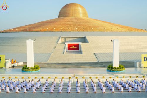 ภาพ No.180570:พิธีบรรพชาอุปสมบท โครงการอุปสมบทบูชาธรรมมหาปูชนียาจารย์ ประจำปีพุทธศักราช 2567 วันเสาร์ที่ 7 ธันวาคมพ.ศ. 2567 ณ วัดพระธรรมกาย จ.ปทุมธานี