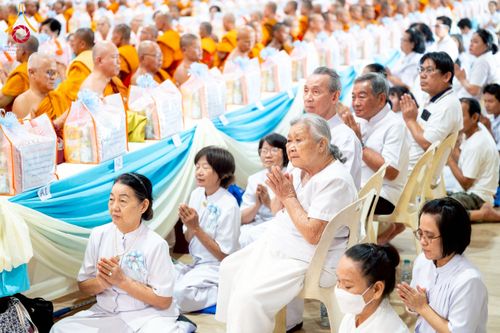 ภาพ No.238853:วันเสาร์ที่ 16 สิงหาคม พ.ศ. 2568 งานบุญประจำปี ครั้งที่ 20 พิธีทักษิณานุปทานแด่บรรพชน ตระกูลผ่องสวัสดิ์และหมู่ญาติที่ล่วงลับไปแล้ว ณ พระมหาเจดีย์ทัตตชีโว ศูนย์อบรมเยาวชนกาญจนบุรี