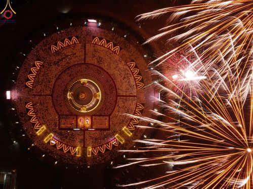 ภาพ No.200637:พิธีจุดประทีปถวายเป็นพุทธบูชา และบูชาธรรมมหาปูชนียาจารย์ ณ อนุสรณ์สถานบางปลา วัดบางปลา อำเภอบางเลน จังหวัดนครปฐม ในโครงการธรรมยาตรา กตัญญูบูชา มหาปูชนียาจารย์ พระมงคลเทพมุนี(สด จนฺทสโร) พระผู้ปราบมาร อนุสรณ์สถาน 7 แห่ง ปีที่ 13 วันที่ 23 มกราคม พ.ศ. 2568