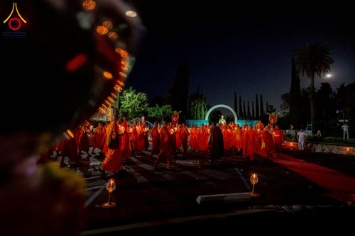 ภาพ No.225741:วันอาทิตย์ที่ 11 พฤษภาคม พ.ศ. 2568 วัดพระธรรมกายแคลิฟอร์เนีย จัดงานวิสาขบูชานานาชาติ และถวายมหาสังฆทานคณะสงฆ์ 120 รูป