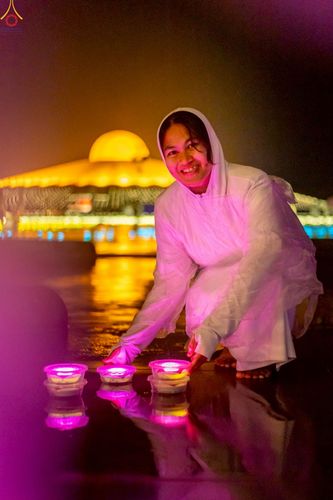 ภาพ No.244240:วันที่ 7 กันยายน พ.ศ. 2568 พิธีจุดประทีป วันครูผู้ค้นพบวิชชาธรรมกาย ณ ลานธรรมฯ และวิหารคด วัดพระธรรมกาย