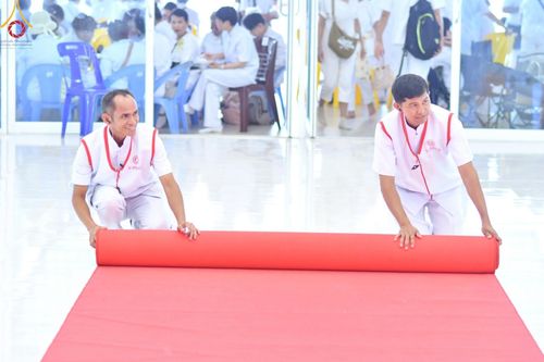 ภาพ No.130035:V.34 เพื่อธรรมเพื่อบางกล่ำ การรับบุญของเจ้าหน้าที่หน่วยงานต่างๆ  เพื่องานธรรมยาตราอัญเชิญพระบรมสารีริกธาตุ ประดิษฐาน ณ มหารัตนเจดีย์สิริปทุมสวรรค์ (เจดีย์อริยพุทธะ 5 พระองค์) ณ ศูนย์ปฏิบัติธรรมภาคใต้ อ.บางกล่ำ จ.สงขลา ระหว่างวันที่ 9-10 มีนาคม พ.ศ. 2567