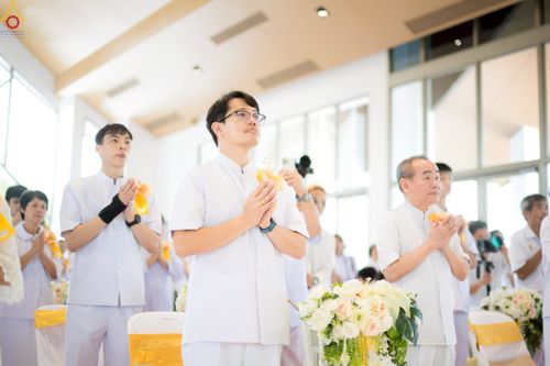 ภาพ No.239424:วันอาทิตย์ที่ 17 สิงหาคม พ.ศ. 2568 พิธีกดปุ่มอัญเชิญรูปเหมือน พระมงคลเทพมุนี (สด จันทสโร)  ณ มหาวิหารแก้วพระมงคลเทพมุนี  ศูนย์ปฏิบัติธรรมแก้วเมืองเลย