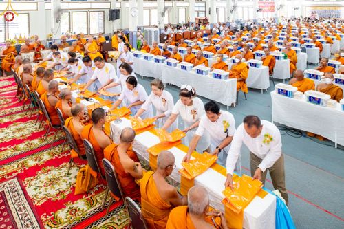 ภาพ No.87343:พิธีถวายสังฆทาน 323 วัด 4 จังหวัดชายแดนภาคใต้  ปีที่ 19 ครั้งที่ 165 พิธีมอบกองทุนหนุนแรงใจช่วยครูใต้  ปีที่ 16 ครั้งที่ 130 และพิธีทำบุญอุทิศส่วนกุศลให้ผู้วายชนม์ ณ วัดพุทธภูมิ อ.เมือง จ.ยะลา วันเสาร์ที่ 9 กันยายน พ.ศ. 2566