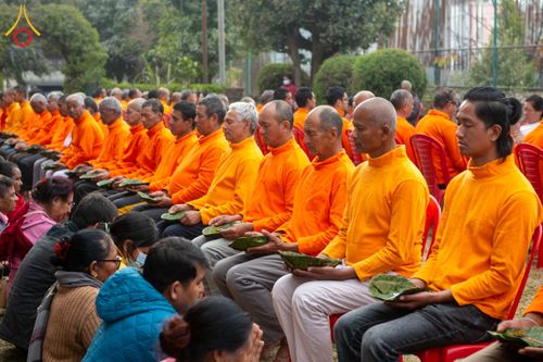 ภาพ No.209801:วันที่ 28 กุมภาพันธ์ พ.ศ.2568 พิธีเปิดโครงการบวชสามเณร พิธีถวายไทยธรรม พิธีขอขมามอบผ้าไตร  ณ เมืองปาตัน ประเทศเนปาล