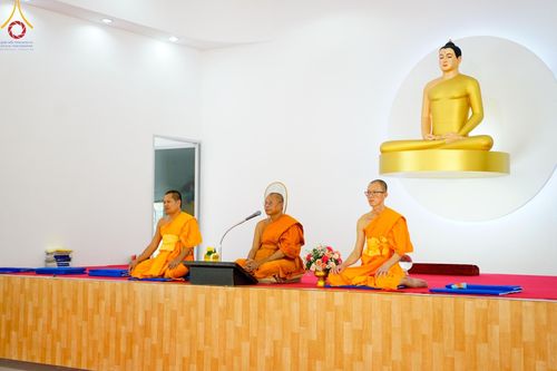 ภาพ No.134874:พิธีตัดปอยผม พิธีขอขมารับผ้าไตร พิธีบรรพชา และพิธีถวายบาตร ในโครงการบรรพชาสามเณร ฟื้นฟูพระพุทธศาสนาทั่วไทย  ณ ศูนย์ปฏิบัติธรรมและศูนย์อบรมเยาวชนเพชรบุรี ต.ท่าแลง อ.ท่ายาง จ.เพชรบุรี