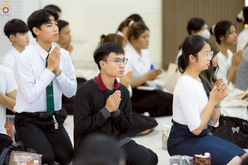 ภาพ No.243090:วันพฤหัสบดีที่ 4 กันยายน พ.ศ. 2568 เวลา 07.00-08.15 น. มหาวิทยาลัยเกษตรศาสตร์ กำแพงแสน ร่วมทำบุญตักบาตร Freshy KU85 พระสงฆ์ 85 รูป