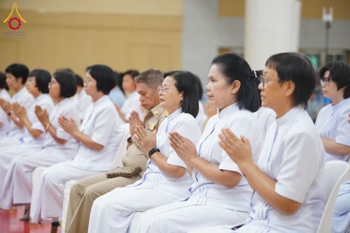ภาพ No.208984:พระบาทสมเด็จพระเจ้าอยู่หัว ทรงมีพระราชศรัทธาทรงพระกรุณาโปรดเกล้าฯ ให้บำเพ็ญพระราชกุศลถวายภัตตาหารพระราชทาน การสอบบาลีสนามหลวง ณ วัดพระธรรมกาย ย อ.คลองหลวง จ.ปทุมธานี วันที่ 23-24 กุมภาพันธ์ พ.ศ. 2568