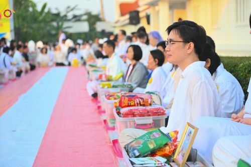ภาพ No.197670:พิธีตักบาตรพระธรรมยาตรา ณ อนุสรณ์สถานลำดับที่ 4 สถานที่เกิดด้วยกายธรรม วัดโบสถ์(บน) ต.บางคูเวียง จ.นนทบุรี ในโครงการธรรมยาตรา กตัญญูบูชา มหาปูชนียาจารย์ พระมงคลเทพมุนี(สด จนฺทสโร) พระผู้ปราบมาร อนุสรณ์สถาน 7 แห่ง ปีที่ 13 วันที่ 19 มกราคม พ.ศ. 2568