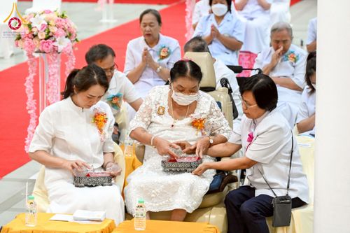 ภาพ No.229092:วันอาทิตย์ที่ 15 มิถุนายน พ.ศ. 2568 พิธีทอดผ้าป่าทุนพัฒนาพระมหาเปรียญ และทุนเผยแผ่พระพุทธศาสนาไปทั่วโลก ณ ห้องสัมมนา SPD สภาธรรมกายสากล วัดพระธรรมกาย