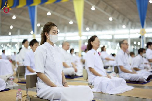 ภาพ No.258159:วันอาทิตย์ที่ 5 ตุลาคม พ.ศ. 2568 พิธีบูชาข้าวพระ ณ สภาธรรมกายสากล วัดพระธรรมกาย