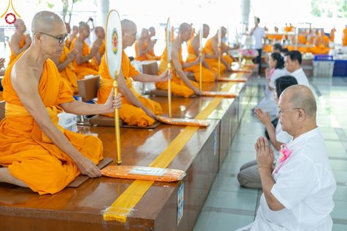 ภาพ No.177403:พิธีถวายภัตตาหารเมนูสวรรค์ และพิธีบุพเปตพลี ครั้งที่ 158 ร่วมอุทิศบุญแด่หมู่ญาติที่ล่วงลับไปแล้ว และสืบทอดอายุพระพุทธศาสนา ณ วัดพระธรรมกาย วันที่ 30 พฤศจิกายน พ.ศ.2567 (วันพระ แรม 15 ค่ำ เดือน 12)