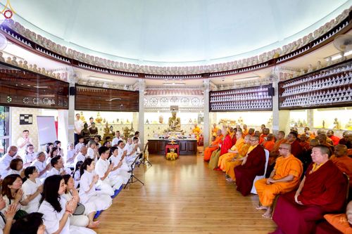 ภาพ No.245045:วันที่ 30-31 สิงหาคม พ.ศ. 2568 พิธีฉลองสมโภช พระบรมสารีริกธาตุ ณ วัดพระธรรมกายกัวลาลัมเปอร์ ประเทศมาเลเซีย เพื่ออัญเชิญไปประดิษฐาน ณ วัดพุทธมหาวิหาร ประเทศศรีลังกา