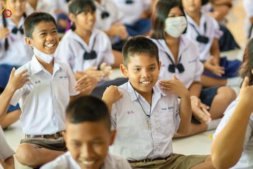 ภาพ No.104931:วันรวมพลังเด็กดี V-star ผู้นำฟื้นฟูศีลธรรมโลก จังหวัดกำแพงเพชร ณ ศูนย์ปฏิบัติธรรมกำแพงเพชร ในอุปถัมภ์พระพรหมวชิรปัญญาจารย์ วันที่ 22 ธันวาคม พ.ศ. 2566