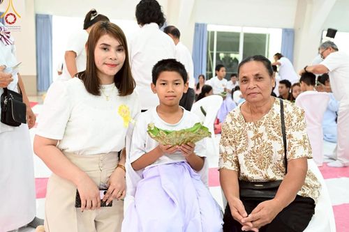 ภาพ No.213814:วันเสาร์ที่ 29 มีนาคม พ.ศ. 2568 พิธีตัดปอยผม ขอขมาผู้ปกครอง มอบบาตร-ผ้าไตร และพิธีบรรพชาสามเณร ณ ศูนย์ปฏิบัติธรรมจังหวัดระยอง (บ้านช่องลม) ต.บางบุตร อ.บ้านค่าย จ.ระยอง