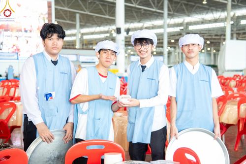 ภาพ No.58850:V.40 ภัตตาหารพระหมื่นวัด เราจัดให้ การปฏิบัติงานของเจ้าหน้าที่และอาสาสมัคร เพื่อรับบุญในการถวายภัตตาหาร แด่คณะสงฆ์ 10,000 กว่าวัดทั่วประเทศ ที่มาร่วมงานวันคุ้มครองโลก จันทร์ที่ 22 เมษายน พ.ศ. 2567 ณ วัดพระธรรมกาย