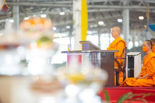 ภาพ No.123050:พิธีตักบาตร และพิธีบูชาข้าวพระ ในวันอาทิตย์ต้นเดือนที่ 4 กุมภาพันธ์ พ.ศ. 2567 ณ วัดพระธรรมกาย จ.ปทุมธานี