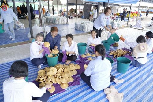 ภาพ No.211173:วันเสาร์ที่ 15 มีนาคม พ.ศ. 2568  การเตรียมงานของเจ้าหน้าที่ เพื่องานฉลองปทุมเจดีย์ ณ ศูนย์อบรมเยาวชนปัตตานี