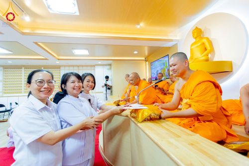 ภาพ No.221320:วันศุกร์ที่ 25 เมษายน พ.ศ. 2568 พิธีอัญเชิญรูปเหมือนพระมงคลเทพมุนี (สด จนฺทสโร) พระผู้ปราบมาร พิธีทอดผ้าป่าสามัคคี 25 ปี พิธีถวายสังฆทาน 15 วัด แด่เจ้าอาวาสภาคพื้นเอเชีย และแอฟริกา ในวาระครบ 25 ปี วัดพระธรรมกายโอซาก้า ประเทศญี่ปุ่น