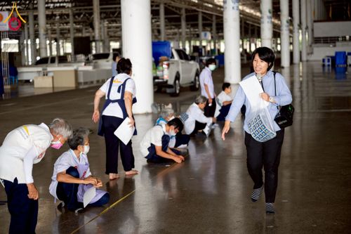 ภาพ No.217655:วันที่ 2-14 เมษายน พ.ศ. 2568 เจ้าหน้าที่เตรียมงานวันคุ้มครองโลก ชุดที่ 1 วัดพระธรรมกาย จ.ปทุมธานี