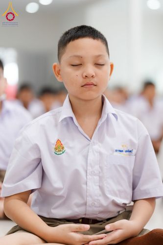 ภาพ No.180951:กิจกรรมวันรวมพลังเด็กดี V-Star ผู้นำฟื้นฟูศีลธรรมโลก ประจำปีพุทธศักราช 2567 จังหวัดสุพรรณบุรี ณ ศูนย์ปฏิบัติธรรมพระมงคลเทพมุนี อำเภอสองพี่น้อง จังหวัดสุพรรณบุรี วันที่ 21 พฤศจิกายน พ.ศ.2567