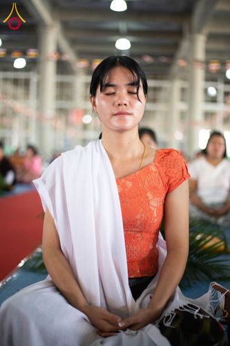 ภาพ No.143707:พิธีถวายผ้าไตร, สวดธรรมจักร, ปฏิบัติธรรม และฟังแสดงพระธรรมเทศนา ภาษาเมียนมา โดยมีสาธุชนชาวเมียนมากว่า 4,000 คน เข้าร่วมพิธี ณ มหารัตนวิหารคด วัดพระธรรมกาย วันอาทิตย์ที่ 7 กรกฎาคม พ.ศ. 2567