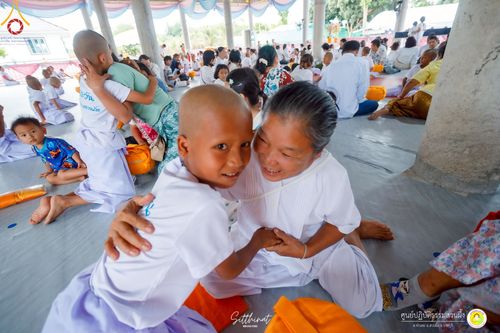 ภาพ No.215984:วันพฤหัสบดีที่ 3 เมษายน พ.ศ. 2568 พิธีบรรพชาสามเณร ภาคฤดูร้อน รุ่นที่ 15  บูชาธรรมหลวงพ่อธัมมชโย 81 ปี 81 รูป ณ ศูนย์ปฏิบัติธรรมสวนผึ้ง จ.ราชบุรี