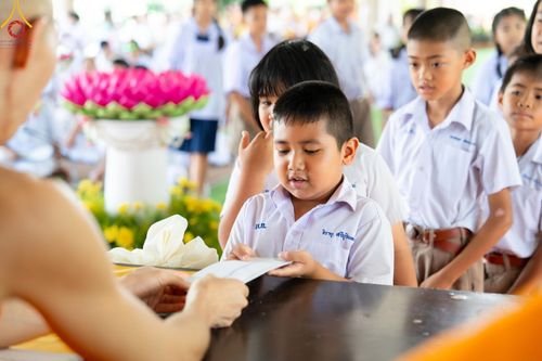 ภาพ No.142459:พิธีทอดผ้าป่า เพื่อสมทบทุนสร้างมหาวิหาร วันเสาร์ ที่ 22 มิถุนายน พ.ศ. 2567 ณ ศูนย์ปฏิบัติธรรมแก้วภูเรือ อ.ภูเรือ จ.เลย