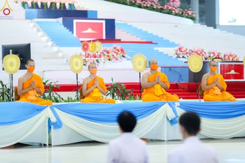 ภาพ No.88170:พิธีมุทิตาสักการะ เปรียญธรรม 9,6,3 และบาลีศึกษา 6,3  พิธีมอบดวงแก้วสามเณรทรงบาลีไวยากรณ์ วันอาทิตย์ 17 กันยายน พ.ศ. 2566 ณ สภาธรรมกายสากล วัดพระธรรมกาย