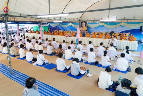 ภาพ No.290816:วันที่ 9 มกราคม พ.ศ. 2569 พิธีถวายภัตตาหารเป็นสังฆทาน แด่พระธรรมยาตรา ณ อนุสรณ์สถานคลองบางนางแท่น อ.สามพราน จ.นครปฐม ในโครงการธรรมยาตรา กตัญญูบูชา มหาปูชนียาจารย์ พระมงคลเทพมุนี(สด จนฺทสโร) พระผู้ปราบมาร อนุสรณ์สถาน 7 แห่ง ปีที่ 14