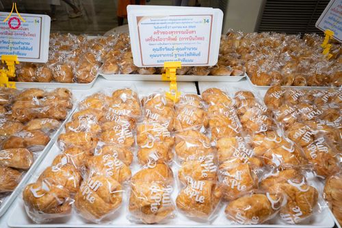 ภาพ No.303571:วันที่ 27 มกราคม พ.ศ. 2569 พิธีถวายภัตตาหารเป็นสังฆทาน แด่พระธรรมยาตรา ณ วัดพระธรรมกาย  จังหวัดปทุมธานี ในโครงการธรรมยาตรา กตัญญูบูชา มหาปูชนียาจารย์ พระมงคลเทพมุนี(สด จนฺทสโร) พระผู้ปราบมาร อนุสรณ์สถาน 7 แห่ง ปีที่ 14