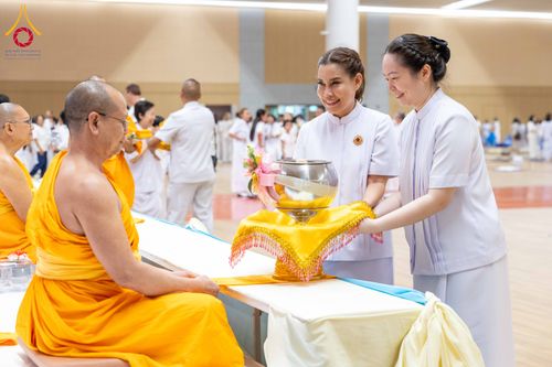 ภาพ No.310744:วันอาทิตย์ที่ 22 กุมภาพันธ์ พ.ศ. 2569 พิธีถวายโคมมาฆประทีป ณ ห้องแก้วสารพัดนึก 2 วัดพระธรรมกาย จ.ปทุมธานี