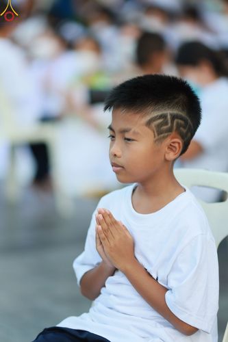 ภาพ No.78423:พิธีตัดปอยผม โครงการหน่อแก้วเปรียญธรรมรุ่นที่ 11  วันที่ 26 มีนาคม พ.ศ.2566  ณ หมู่กุฏิสามเณร อาคารค่ายจองแชมป์ วัดพระธรรมกาย