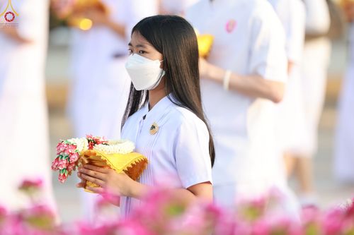 ภาพ No.79737:พิธีเวียนประทักษิณ ณ พระมหาธรรมกายเจดีย์ และพิธีวันทาเจดีย์ ในโครงการบรรพชาสามเณรฟื้นฟูพระพุทธศาสนาทั่วไทย วันเสาร์ที่ 8 เมษายน พ.ศ.2566